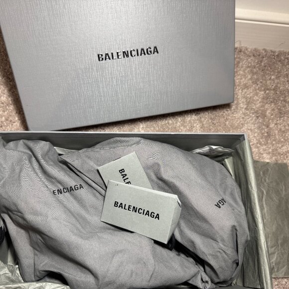 $750 off BALENCIAGA Women's Pink Knife Pump - Picture 5 of 9